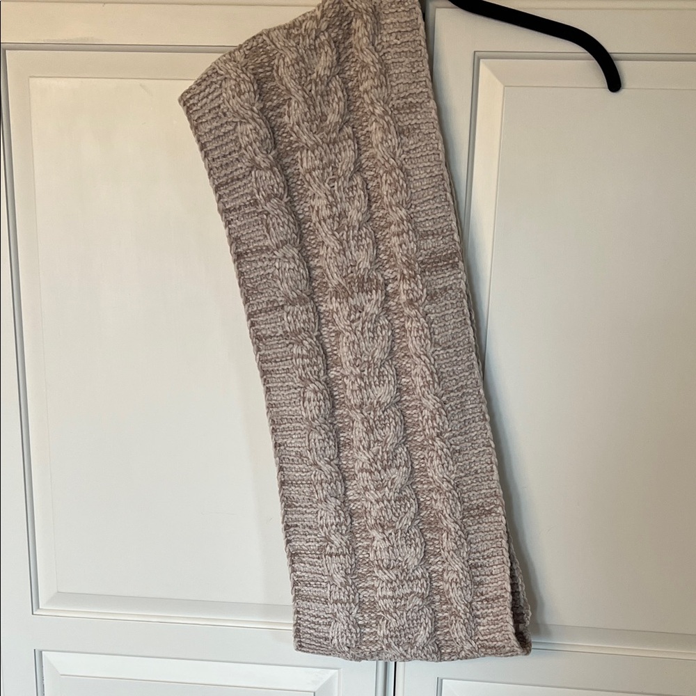 Steve Madden Cream Knit Cowl Scarf